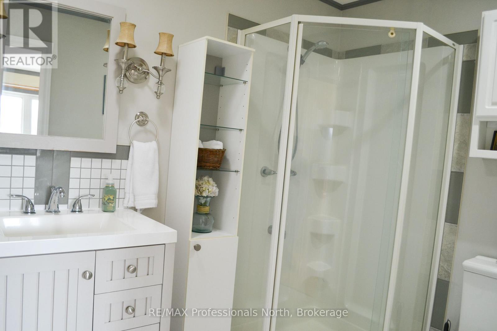 4043 Highway 60, Algonquin Highlands, Ontario P0A 1H0 - Photo 18 - X12633664