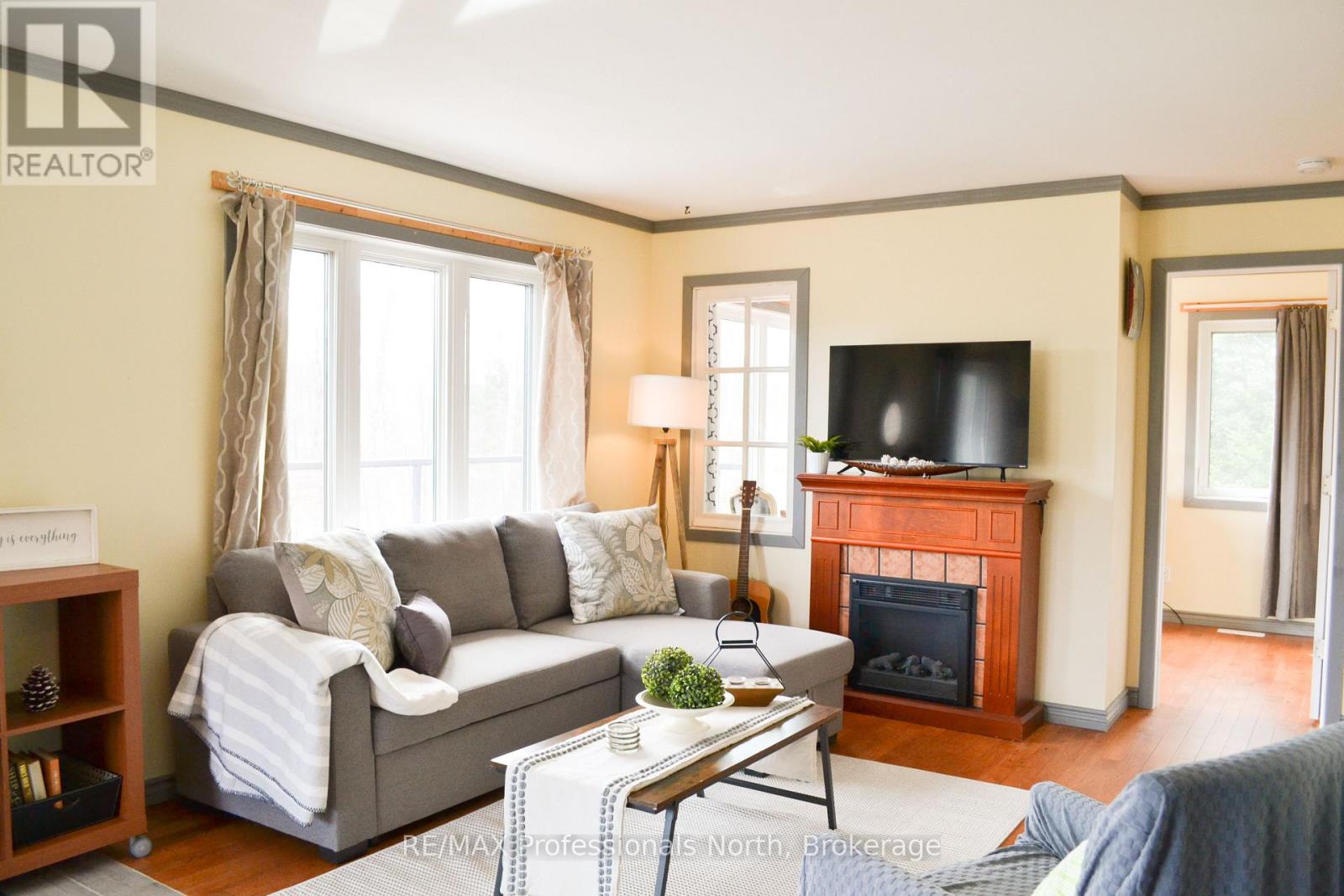 4043 Highway 60, Algonquin Highlands, Ontario P0A 1H0 - Photo 8 - X12633664