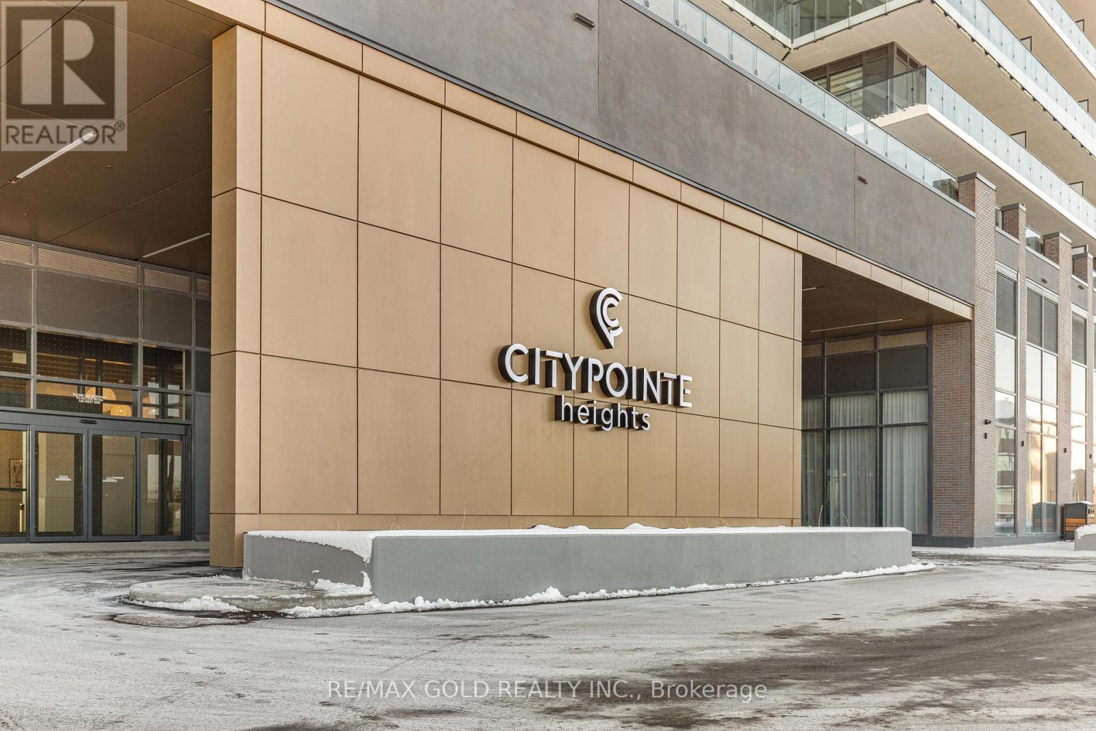 610 - 15 Skyridge Drive, Brampton, Ontario  L6P 4S3 - Photo 4 - W12614940