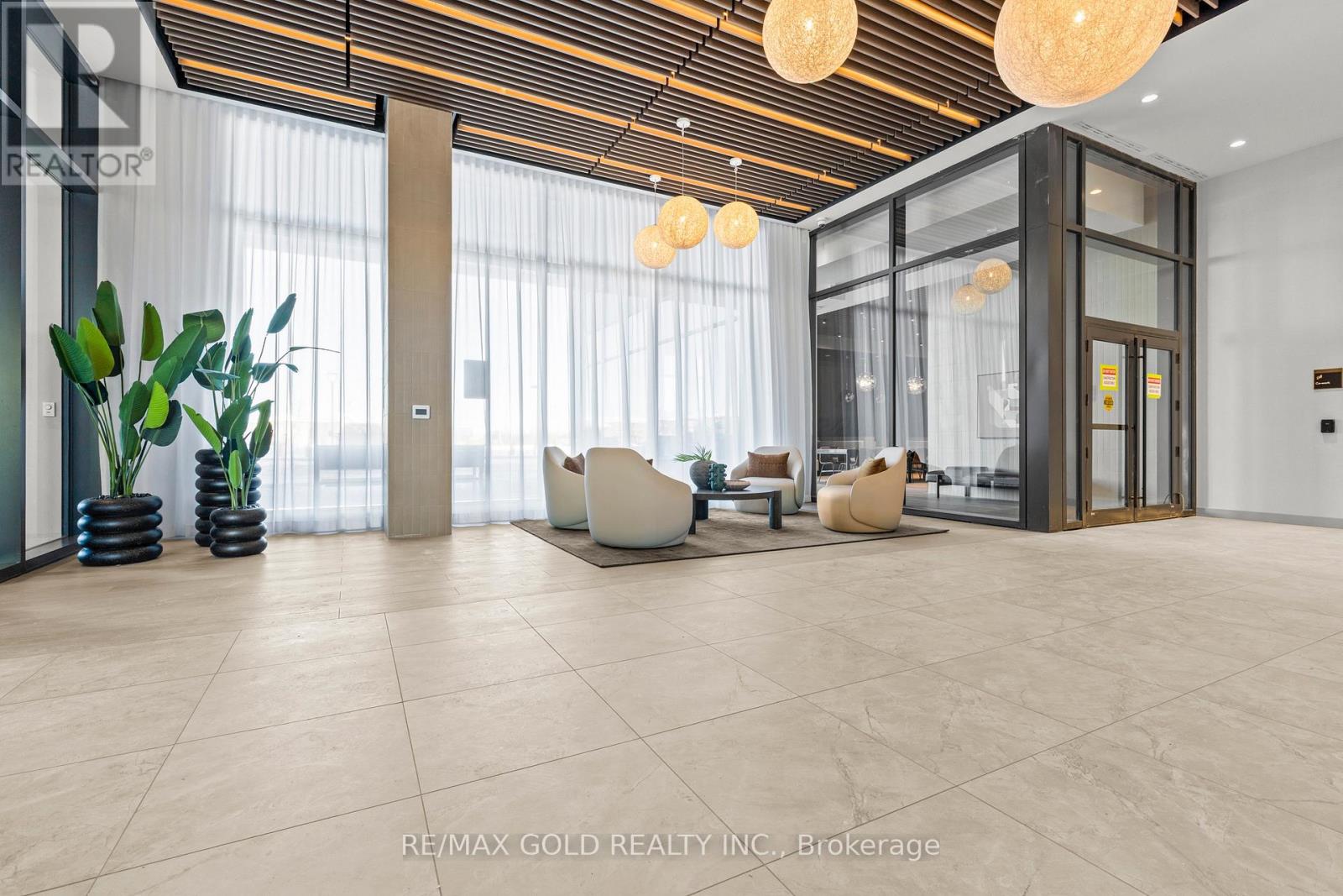 610 - 15 Skyridge Drive, Brampton, Ontario  L6P 4S3 - Photo 5 - W12614940