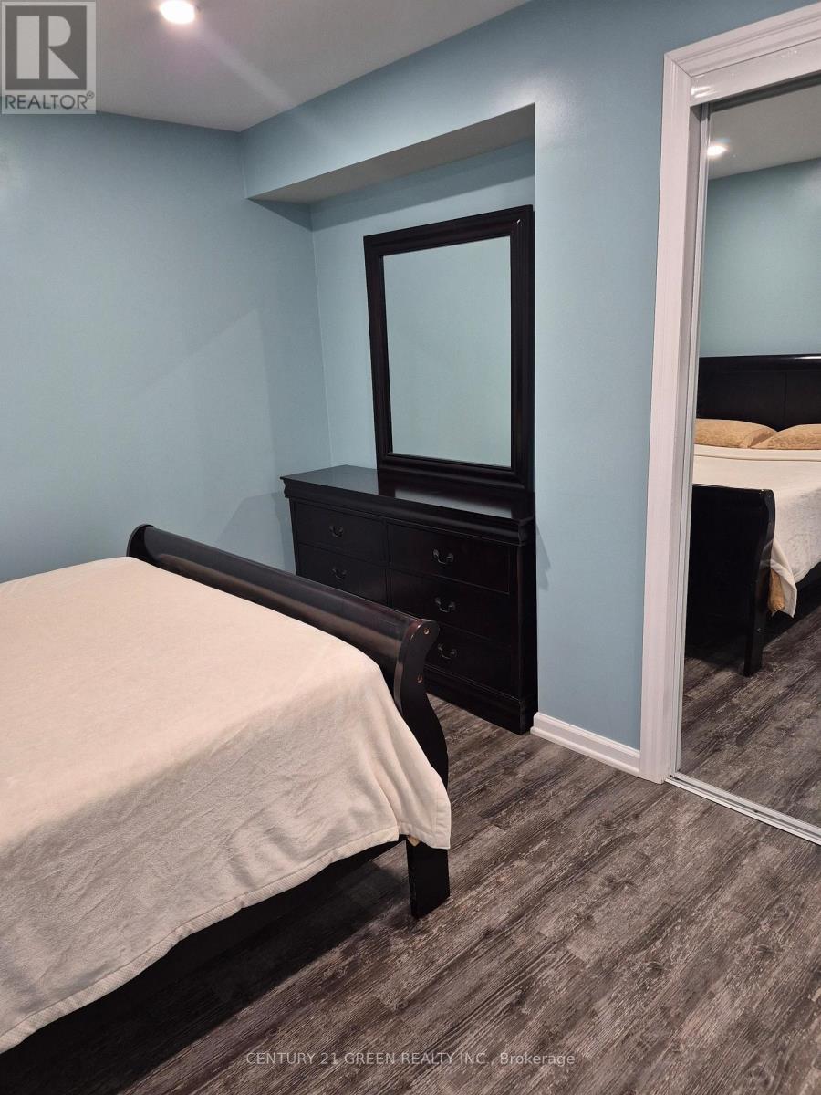 Lower - 221 Gardenbrooke Trail, Brampton, Ontario  L6P 3C9 - Photo 10 - W12633468