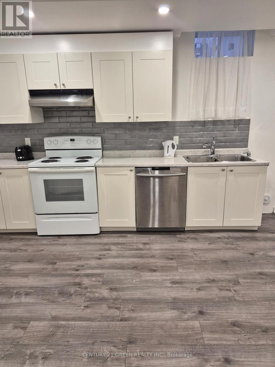 Lower - 221 Gardenbrooke Trail, Brampton, Ontario  L6P 3C9 - Photo 2 - W12633468