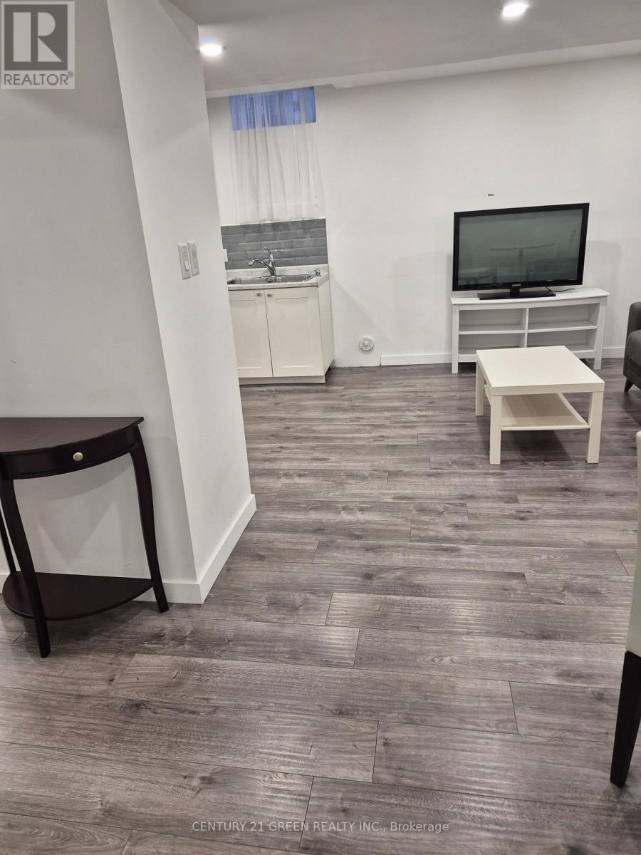 Lower - 221 Gardenbrooke Trail, Brampton, Ontario  L6P 3C9 - Photo 4 - W12633468