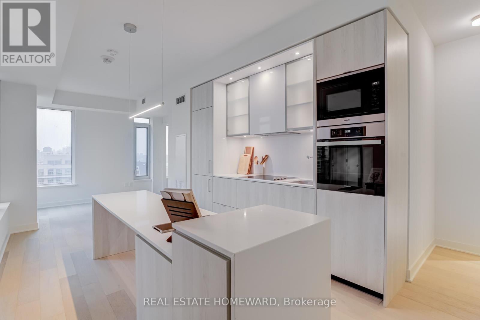 1403 - 11 Yorkville Avenue, Toronto, Ontario  M4W 0B7 - Photo 5 - C12633640