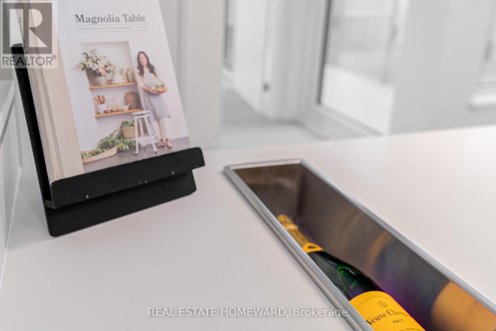 1403 - 11 Yorkville Avenue, Toronto, Ontario  M4W 0B7 - Photo 7 - C12633640