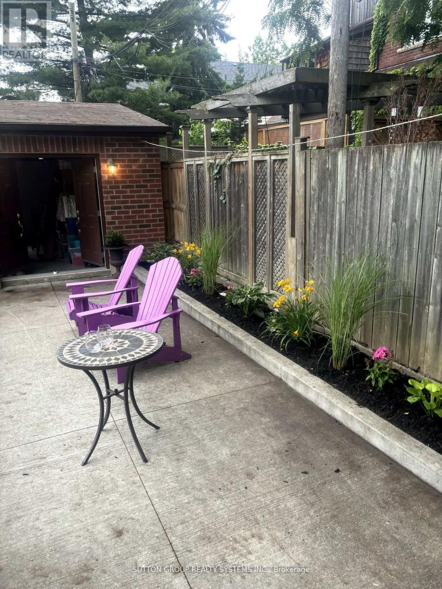 Main - 628 Christie Street, Toronto, Ontario  M6G 3E5 - Photo 15 - C12633658