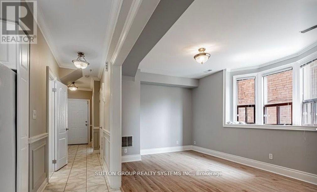 Main - 628 Christie Street, Toronto, Ontario  M6G 3E5 - Photo 2 - C12633658