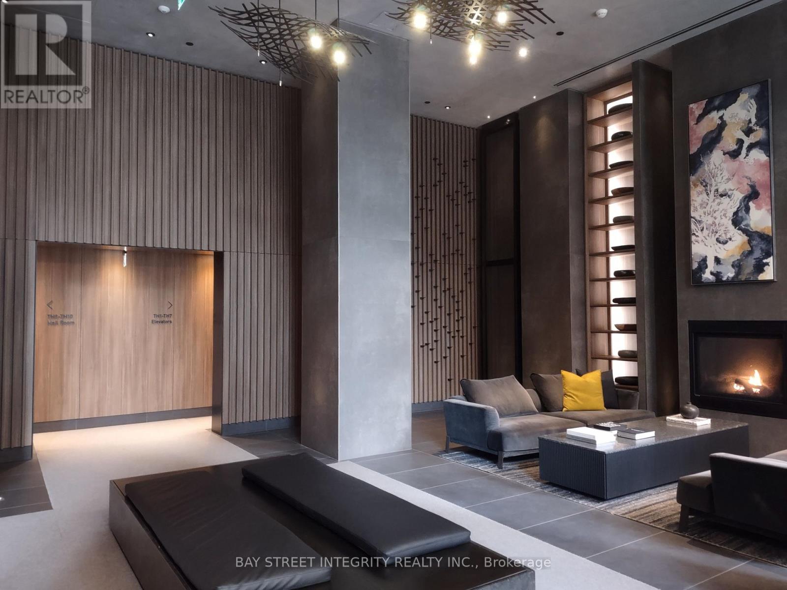 2009 - 55 Charles Street E, Toronto (Church-Yonge Corridor), Ontario  M4Y 1S9 - Photo 3 - C12633694