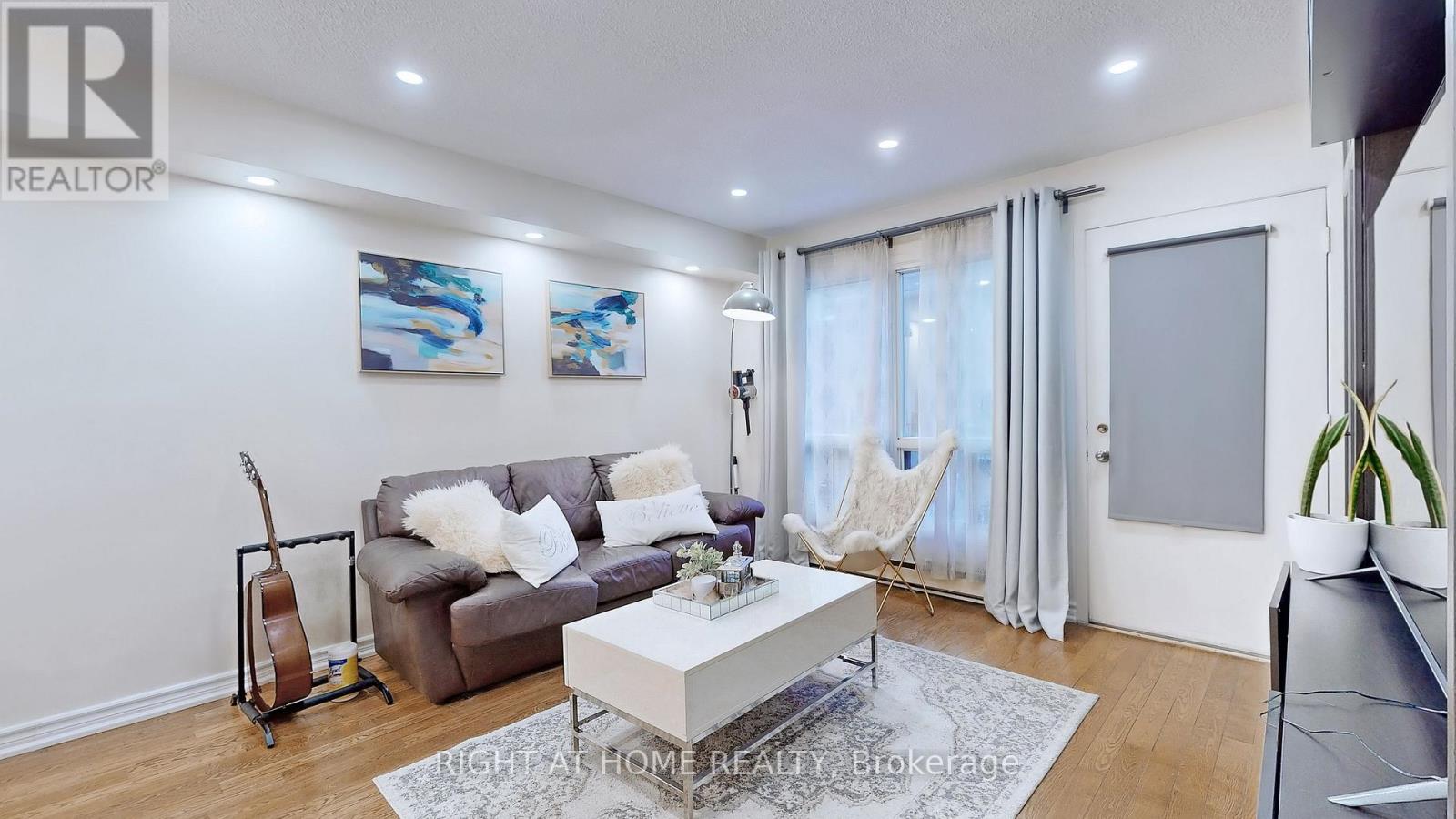 82 - 1209 Queen Street E, Toronto, Ontario  M4M 3H4 - Photo 2 - E12633610