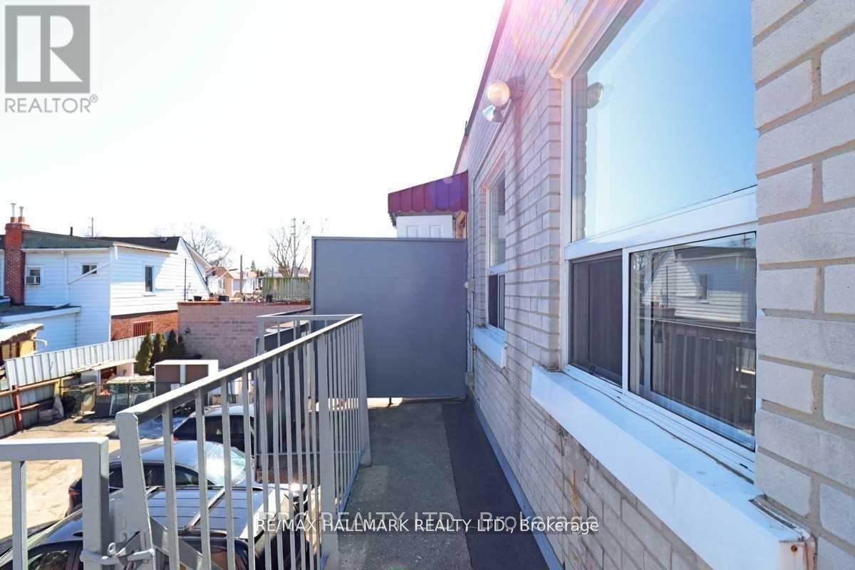 1237e Woodbine Avenue, Toronto (Woodbine-Lumsden), Ontario  M4C 4E5 - Photo 17 - E12633690