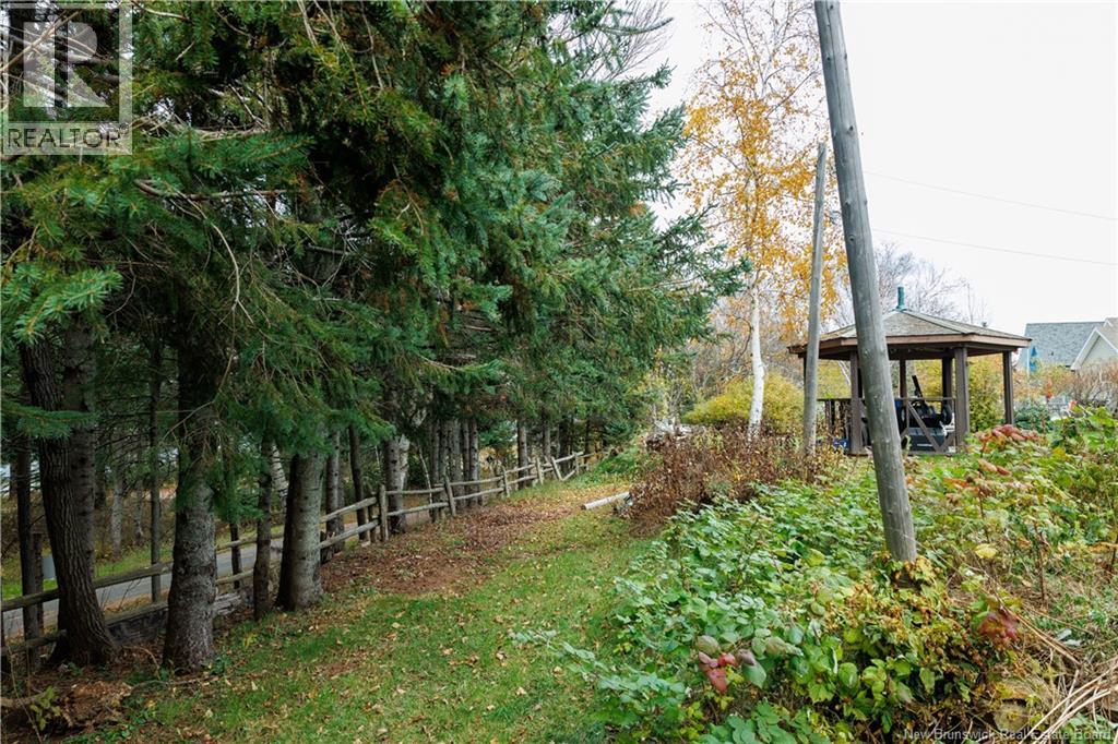 539 Boulevard St Pierre O, Caraquet, New Brunswick  E1W 1A3 - Photo 28 - NB131266