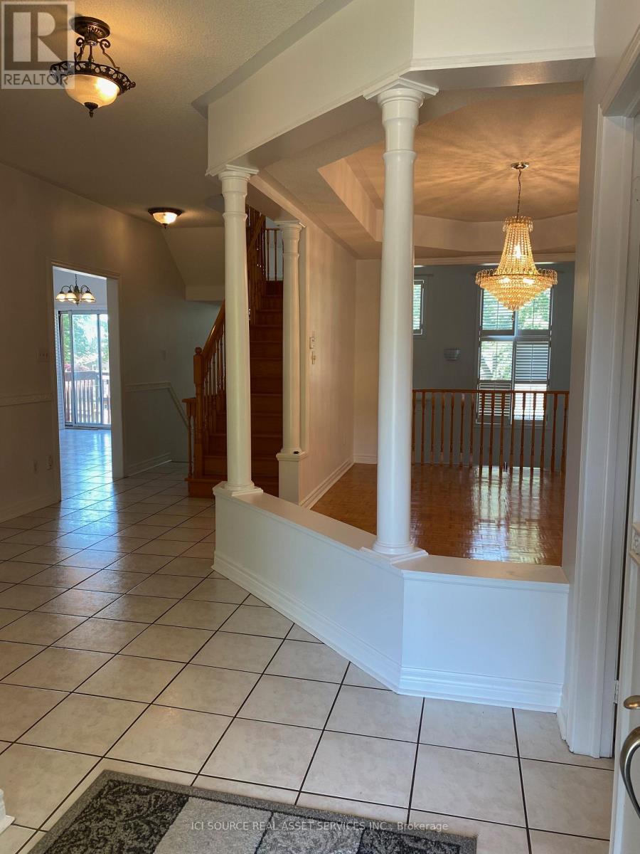 Upper Level - 169 Matthew Drive, Vaughan, Ontario  L4L 9B1 - Photo 5 - N12633702