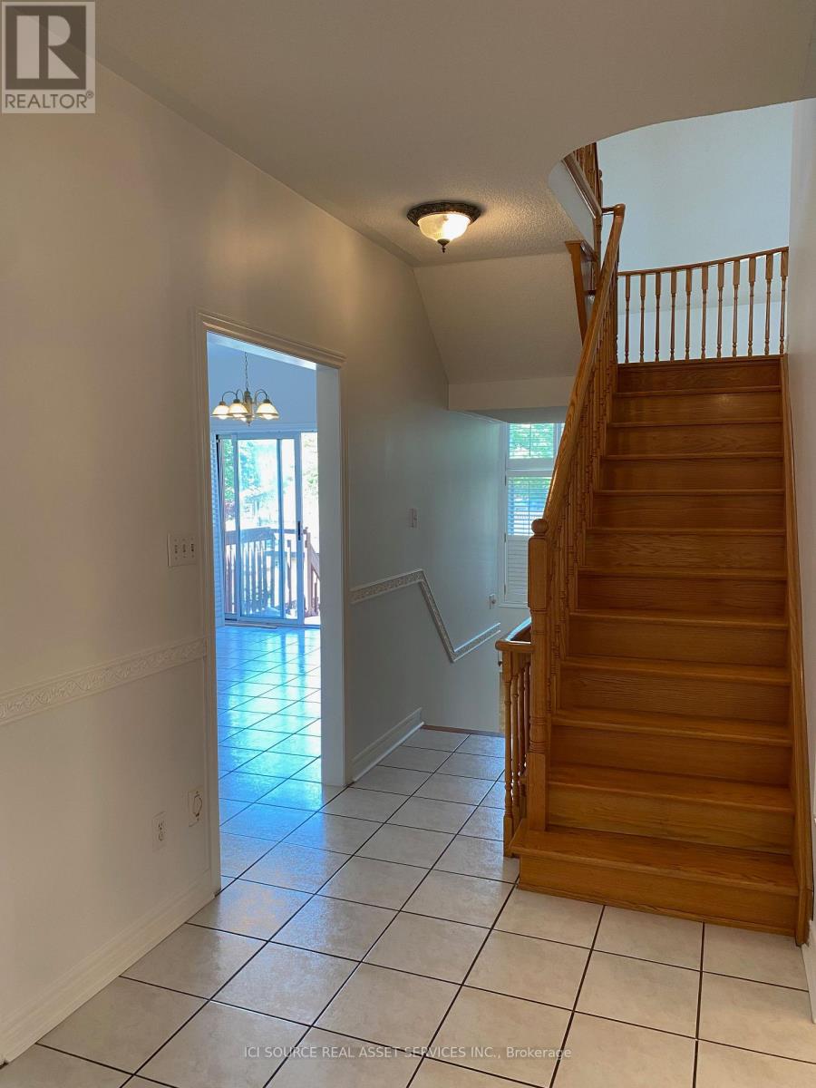 Upper Level - 169 Matthew Drive, Vaughan, Ontario  L4L 9B1 - Photo 7 - N12633702