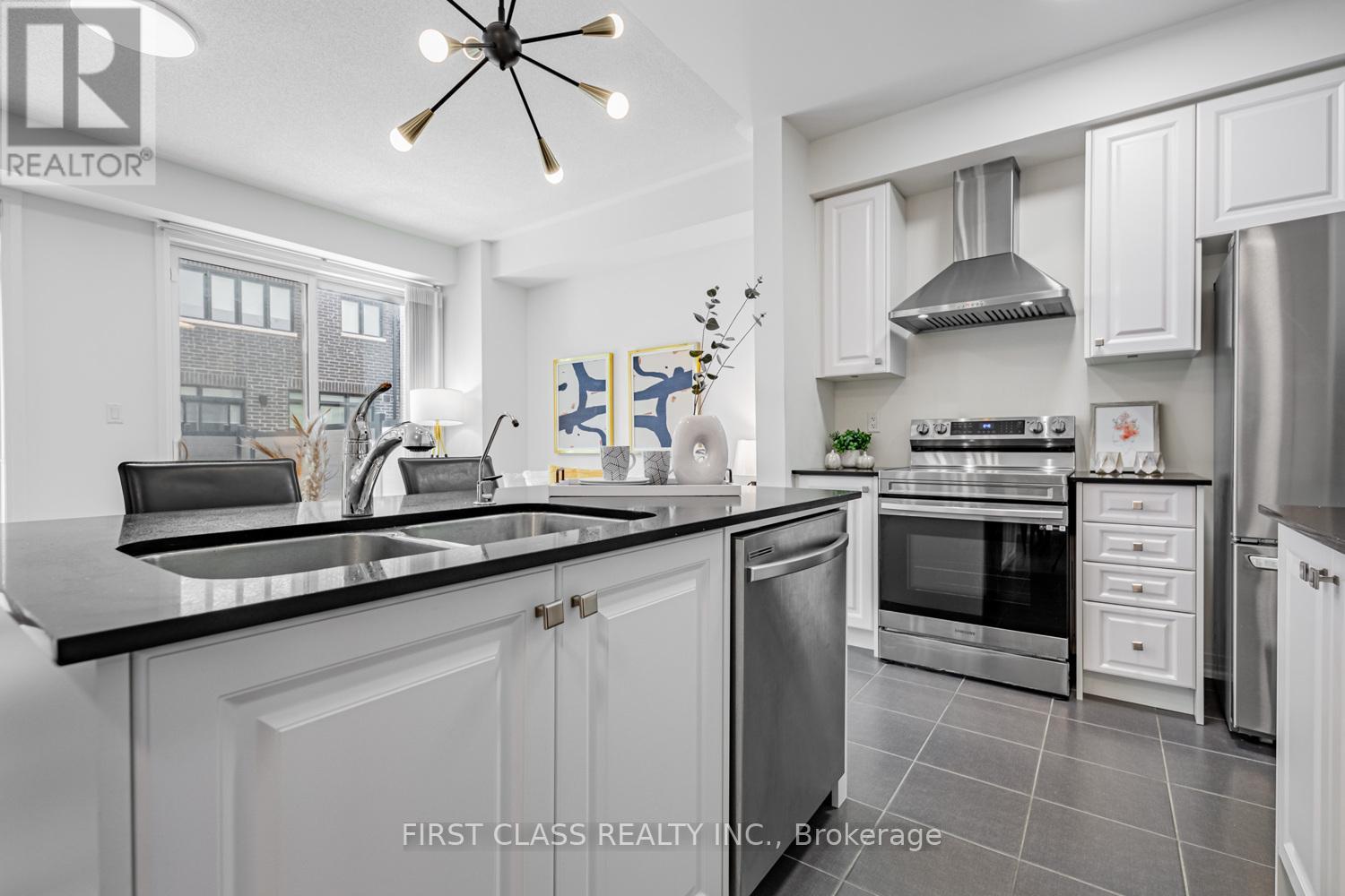 69 Mccague Avenue, Richmond Hill, Ontario  L4S 0J4 - Photo 10 - N12633718