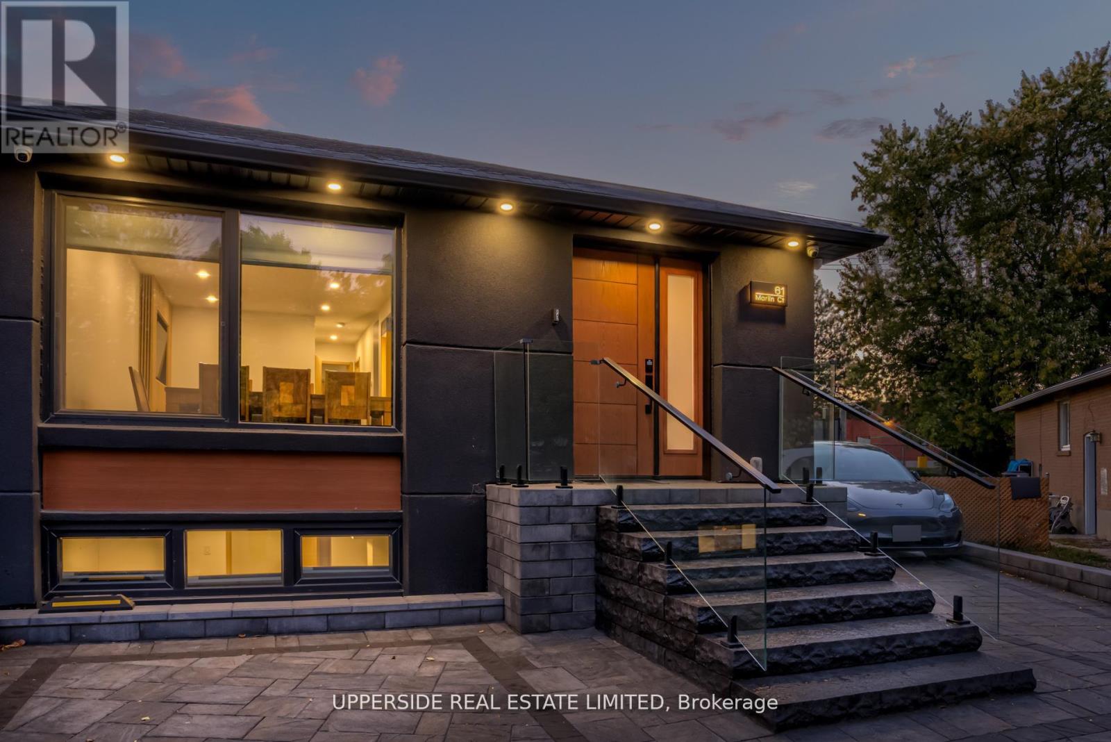 Lower 61 Marlin Court, Newmarket (Bristol-London), Ontario  L3Y 2W7 - Photo 3 - N12633722