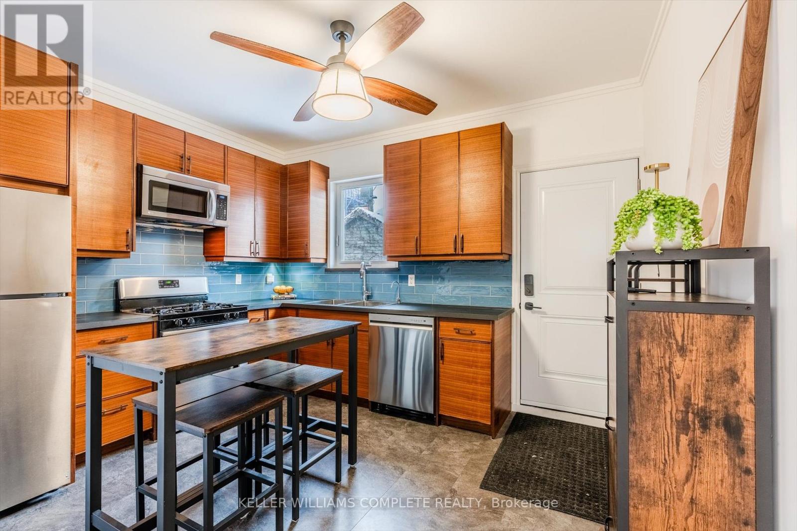 Main - 9 Stirton Street, Hamilton, Ontario  L8L 6E7 - Photo 5 - X12605144