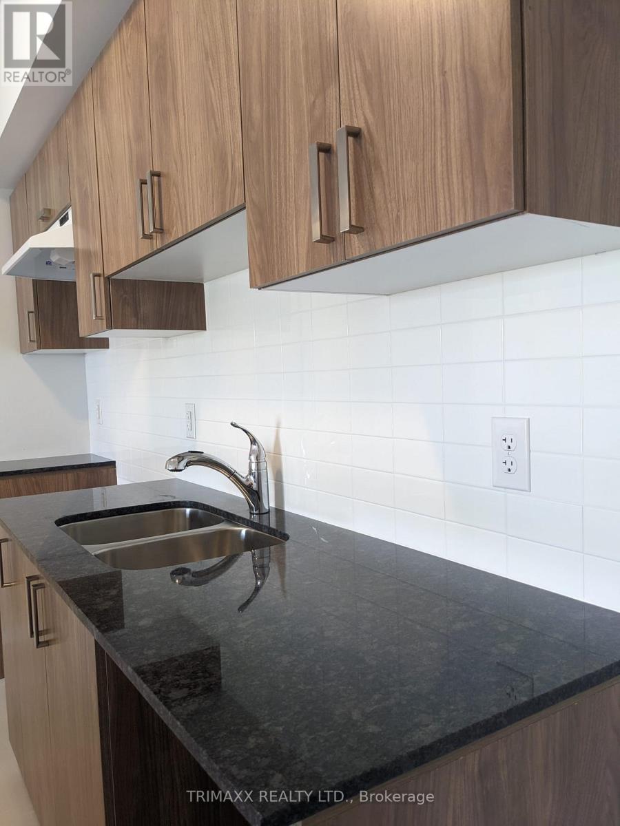 303 - 1 Chef Lane, Barrie (Innis-Shore), Ontario  L9J 0T1 - Photo 6 - S12633698