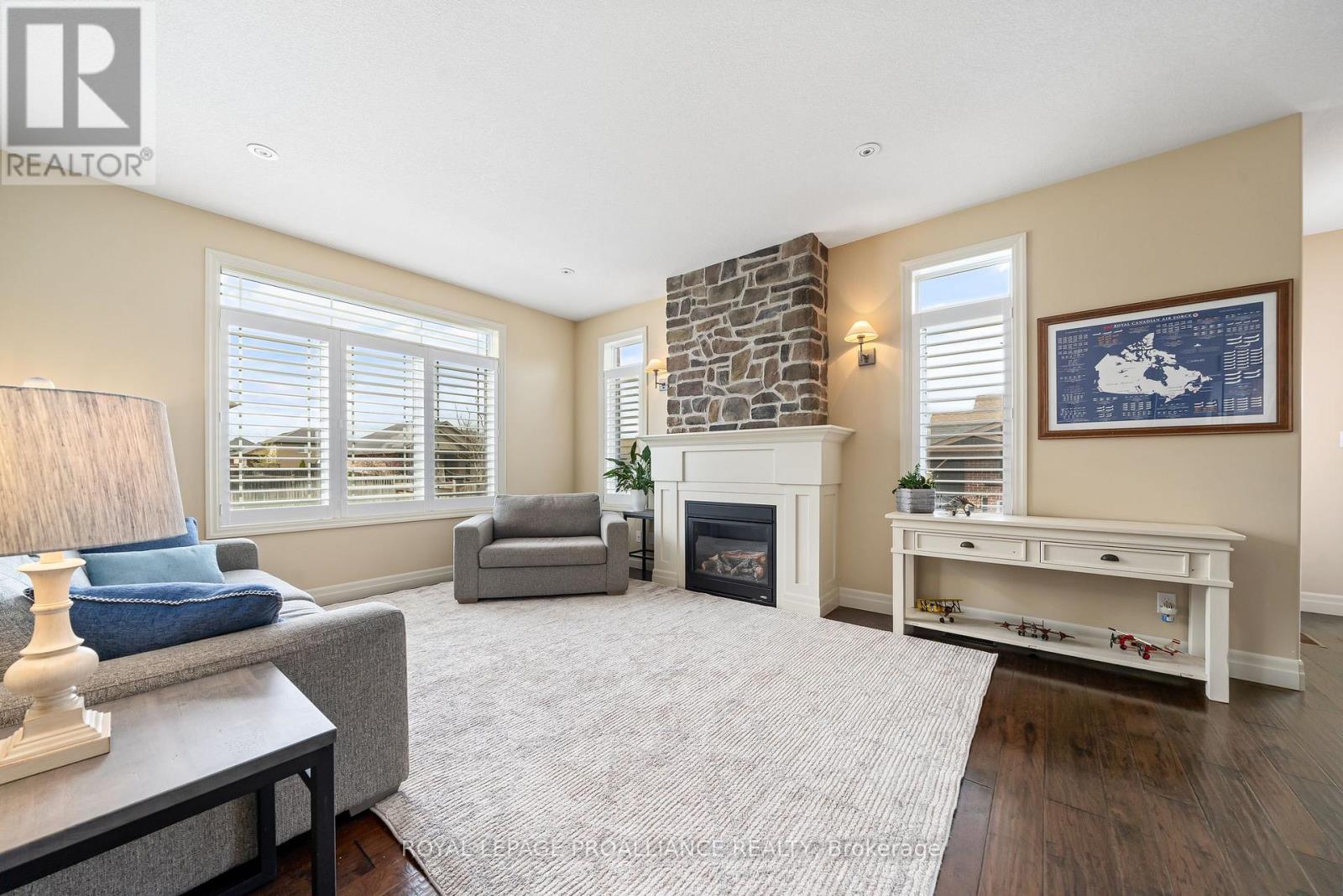 19 Scenic Drive, Belleville, Ontario  K8N 0C2 - Photo 6 - X12298144