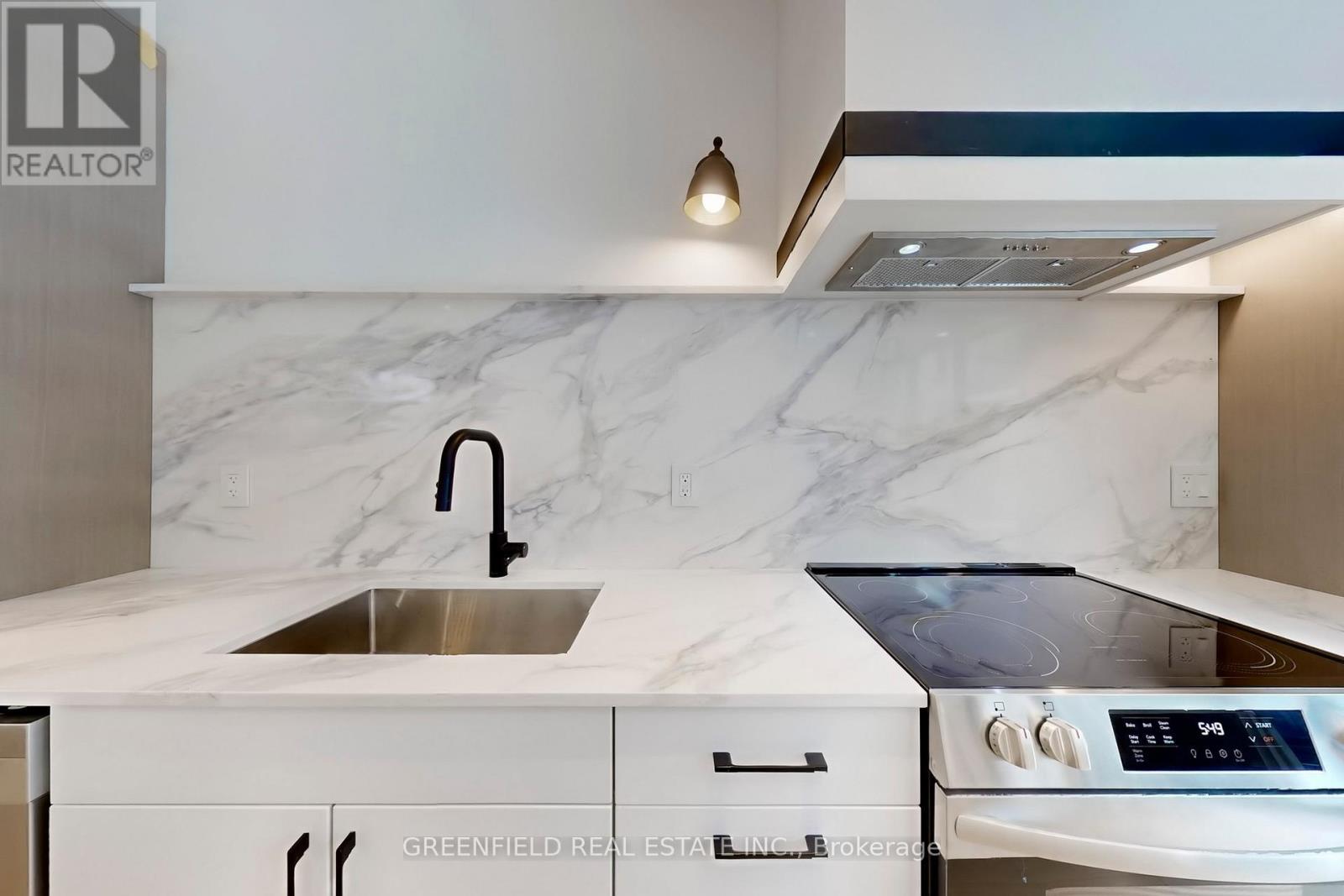 Laneway House - 168 Pearson Avenue, Toronto (Roncesvalles), Ontario  M6R 1G5 - Photo 8 - W12633574