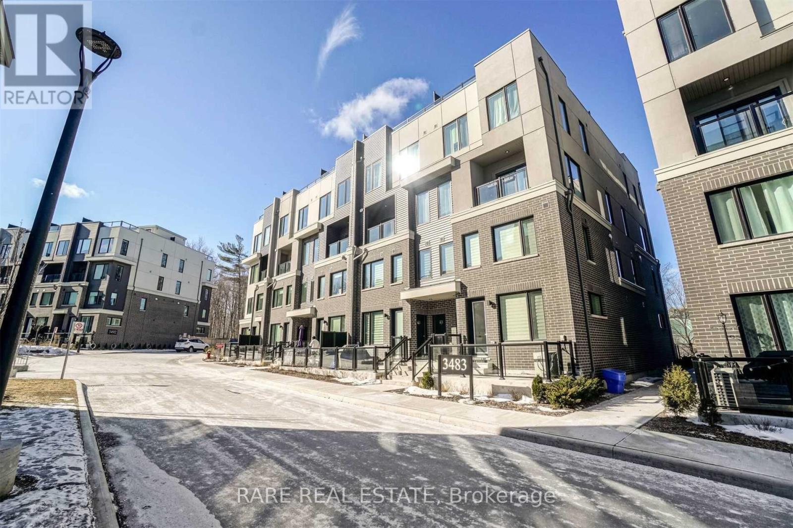 8 - 3483 WIDDICOMBE WAY, Mississauga, Ontario