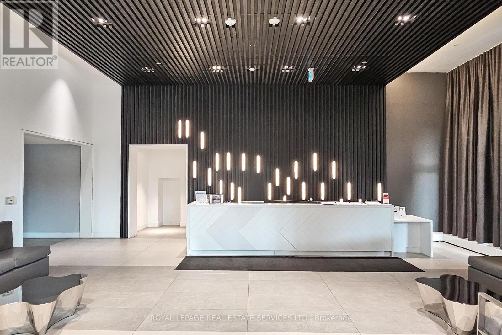 414 - 2489 Taunton Road, Oakville (Ro River Oaks), Ontario  L6H 3R9 - Photo 2 - W12633696