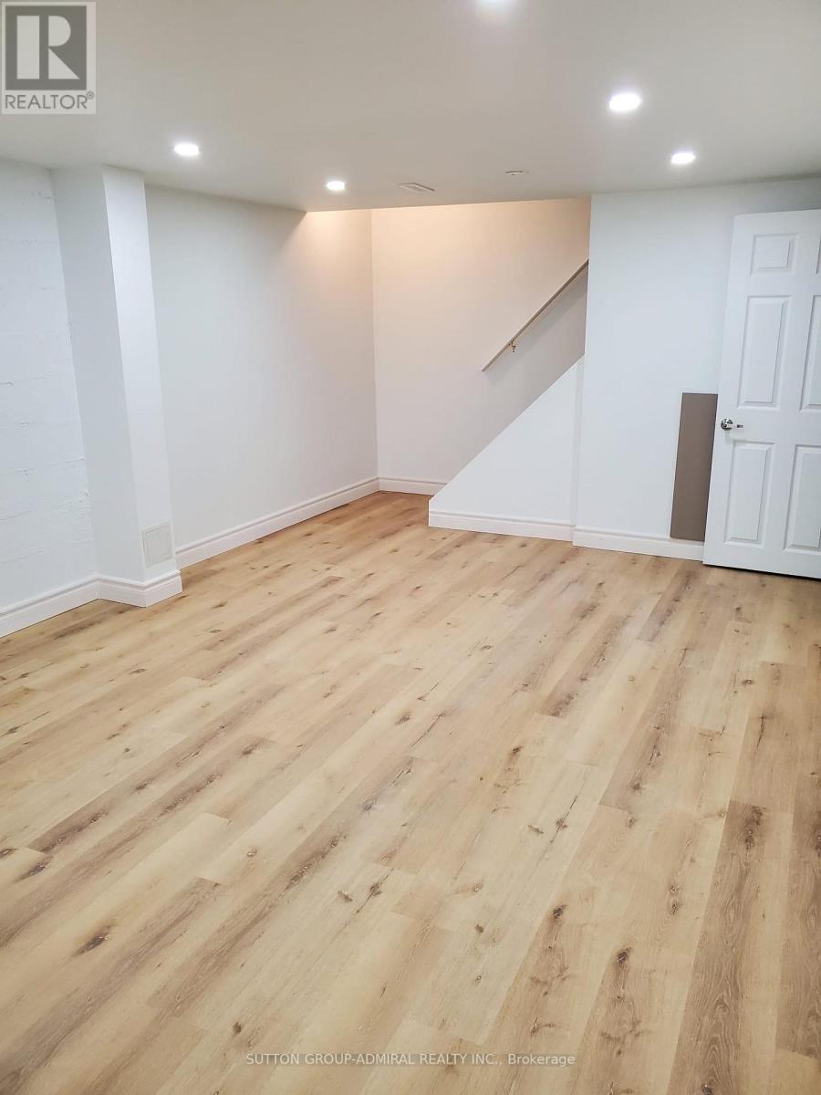 7 Townhouse Crescent, Brampton (Brampton East), Ontario  L6W 3C5 - Photo 14 - W12633728