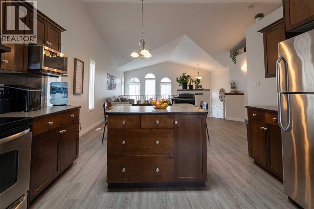 148 Coalbanks Boulevard W, Lethbridge, Alberta  T1J 3Y9 - Photo 12 - A2273289