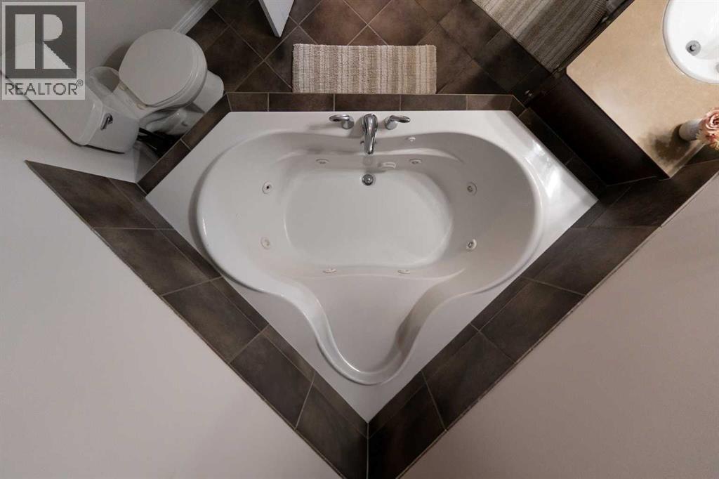 148 Coalbanks Boulevard W, Lethbridge, Alberta  T1J 3Y9 - Photo 19 - A2273289