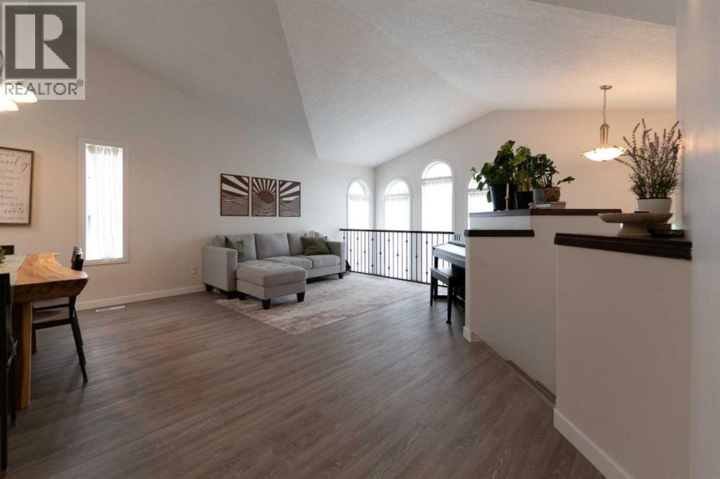 148 Coalbanks Boulevard W, Lethbridge, Alberta  T1J 3Y9 - Photo 7 - A2273289