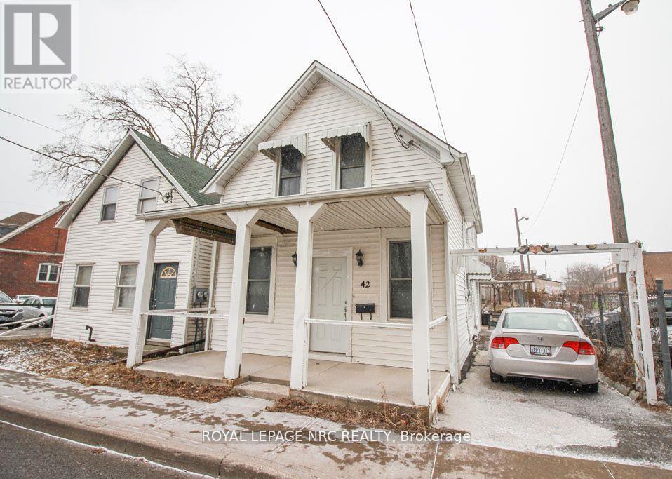 42 North Street, St. Catharines (Downtown), Ontario  L2R 2S5 - Photo 1 - X12633724