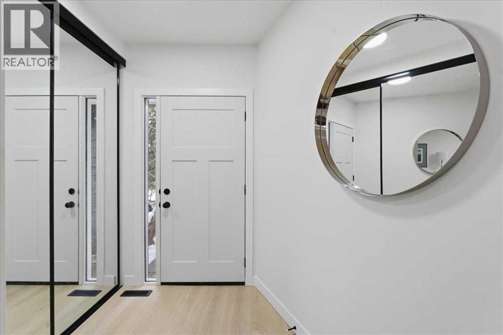 128 Deermoss Crescent Se, Calgary, Alberta  T2J 6P4 - Photo 2 - A2273456