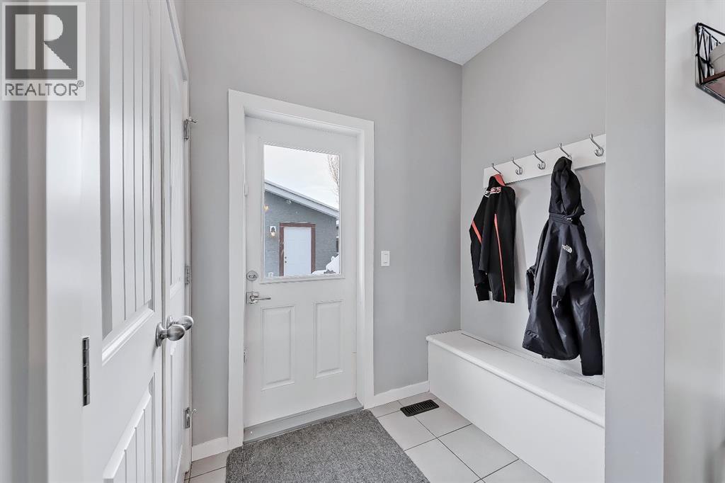 300 Marquis Heights Se, Calgary, Alberta T3M 1Z9 - Photo 4 - A2273597