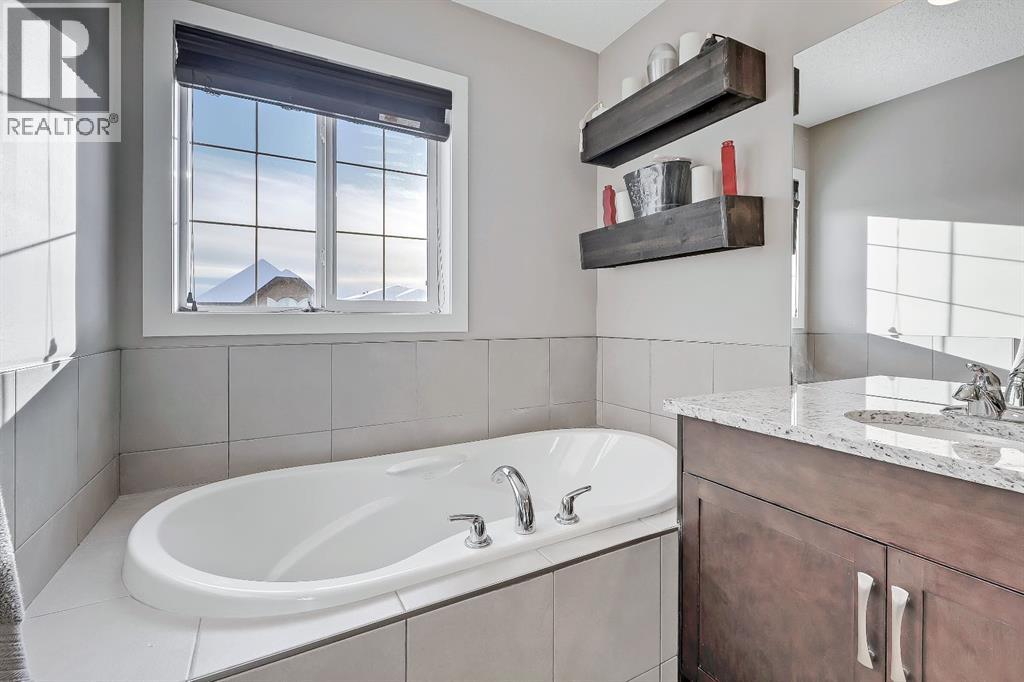 300 Marquis Heights Se, Calgary, Alberta T3M 1Z9 - Photo 25 - A2273597