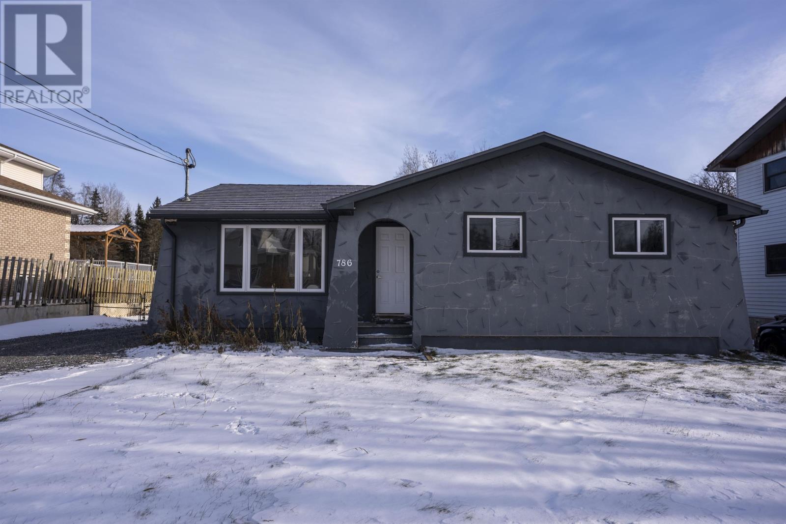 786 Moore AVE, Thunder Bay, Ontario