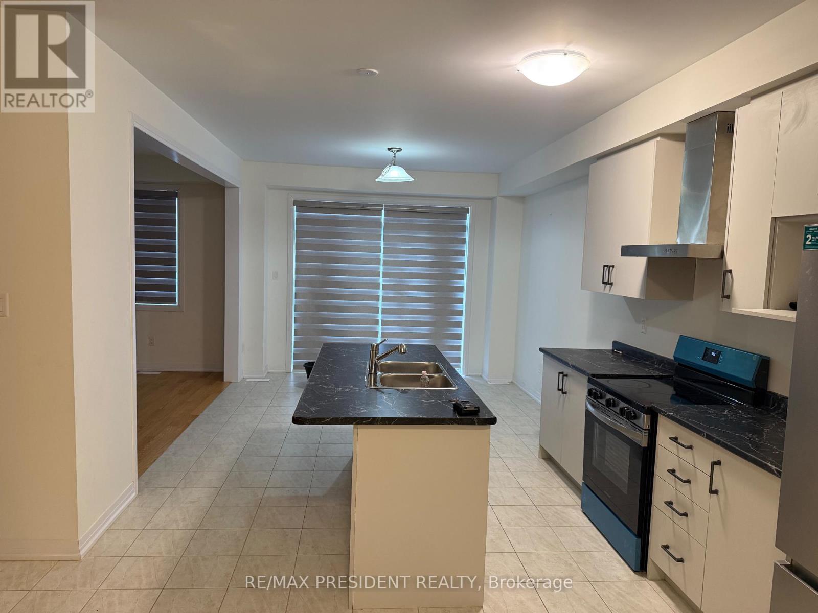 21 Velvet Way, Thorold (Rolling Meadows), Ontario  L2V 0P2 - Photo 6 - X12633612