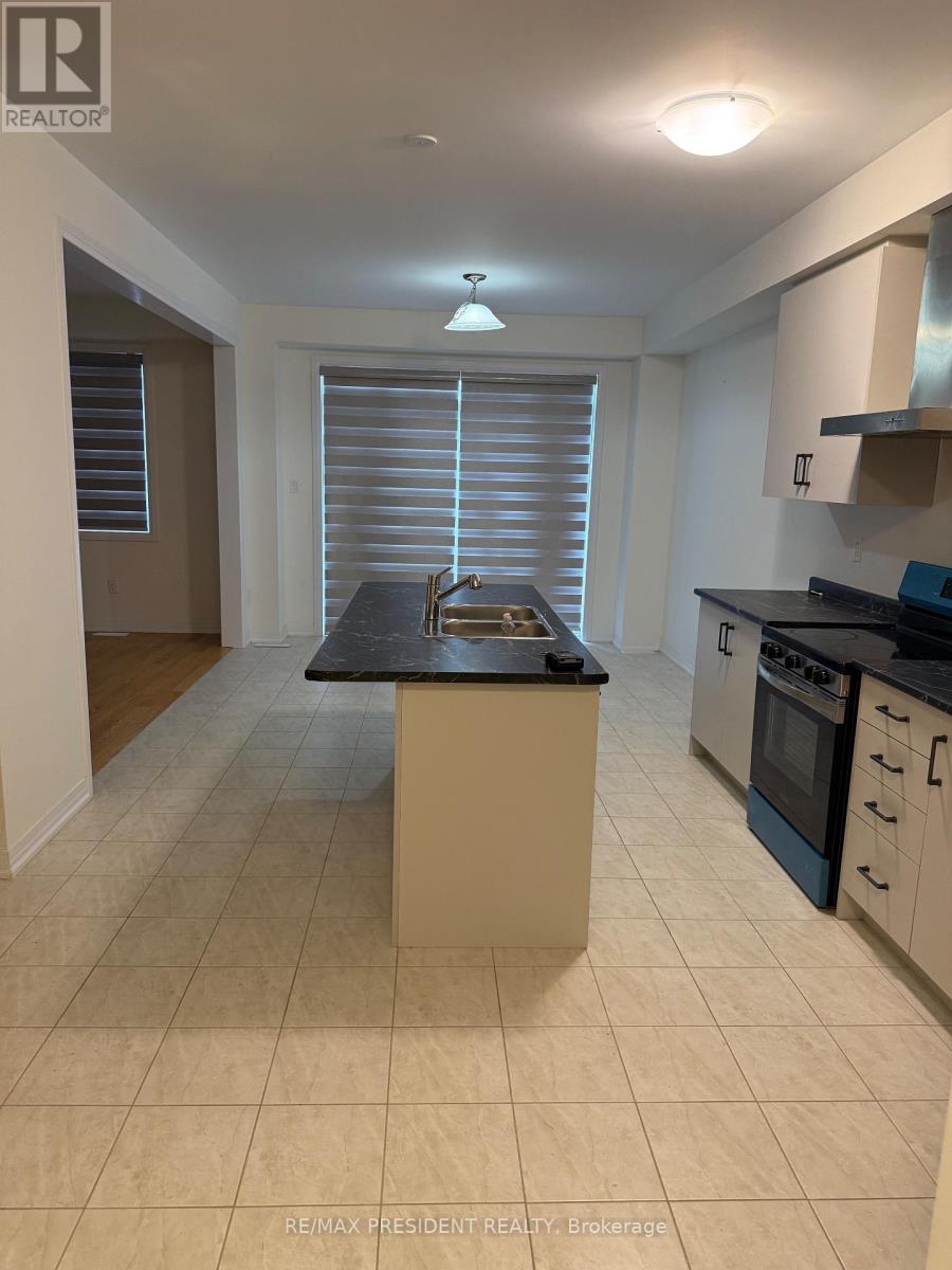 21 Velvet Way, Thorold (Rolling Meadows), Ontario  L2V 0P2 - Photo 7 - X12633612