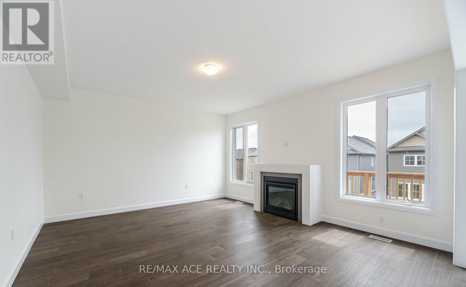 217 O'neil Street, Peterborough (Monaghan Ward 2), Ontario  K9K 0H5 - Photo 5 - X12633636