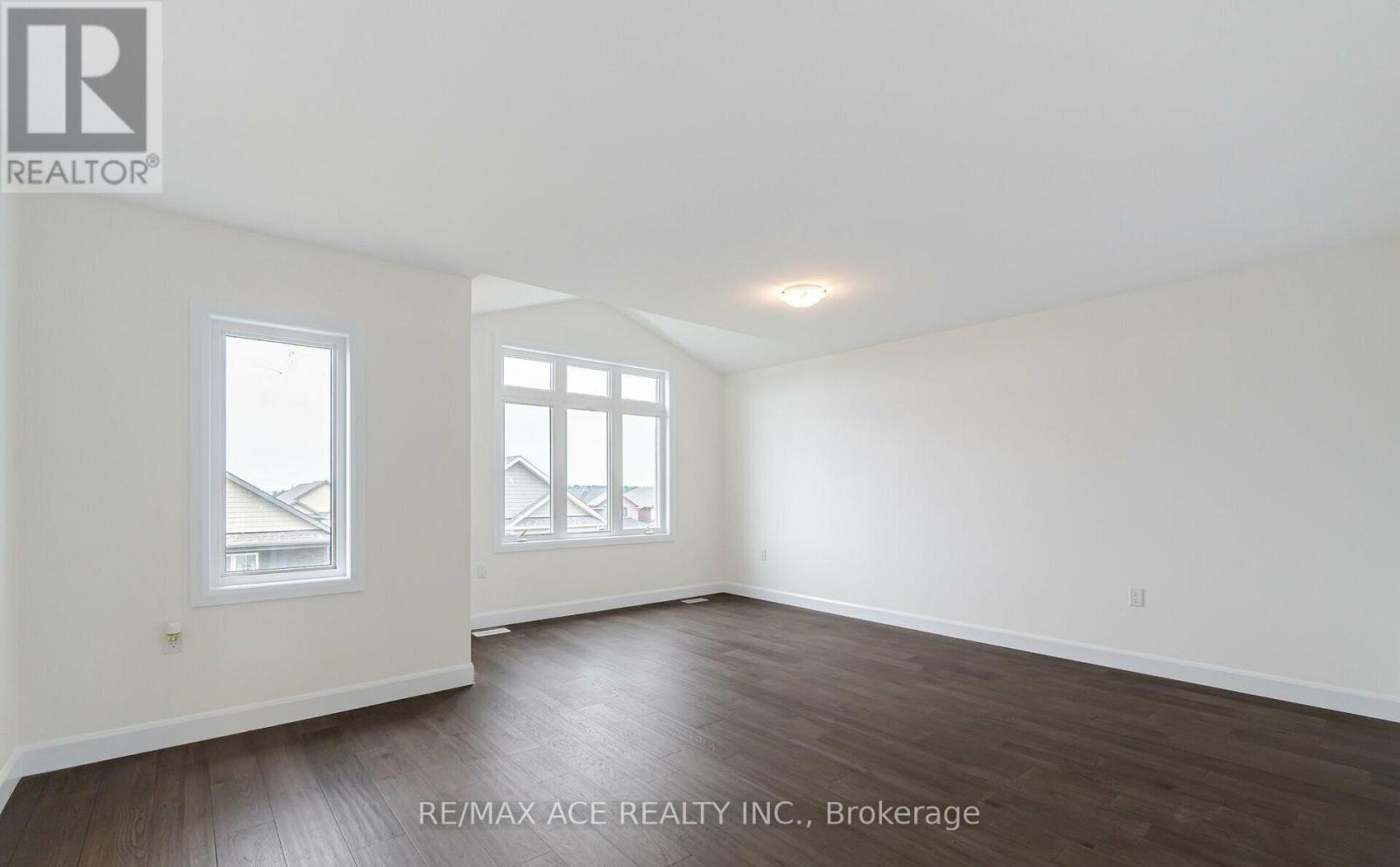 217 O'neil Street, Peterborough (Monaghan Ward 2), Ontario  K9K 0H5 - Photo 9 - X12633636