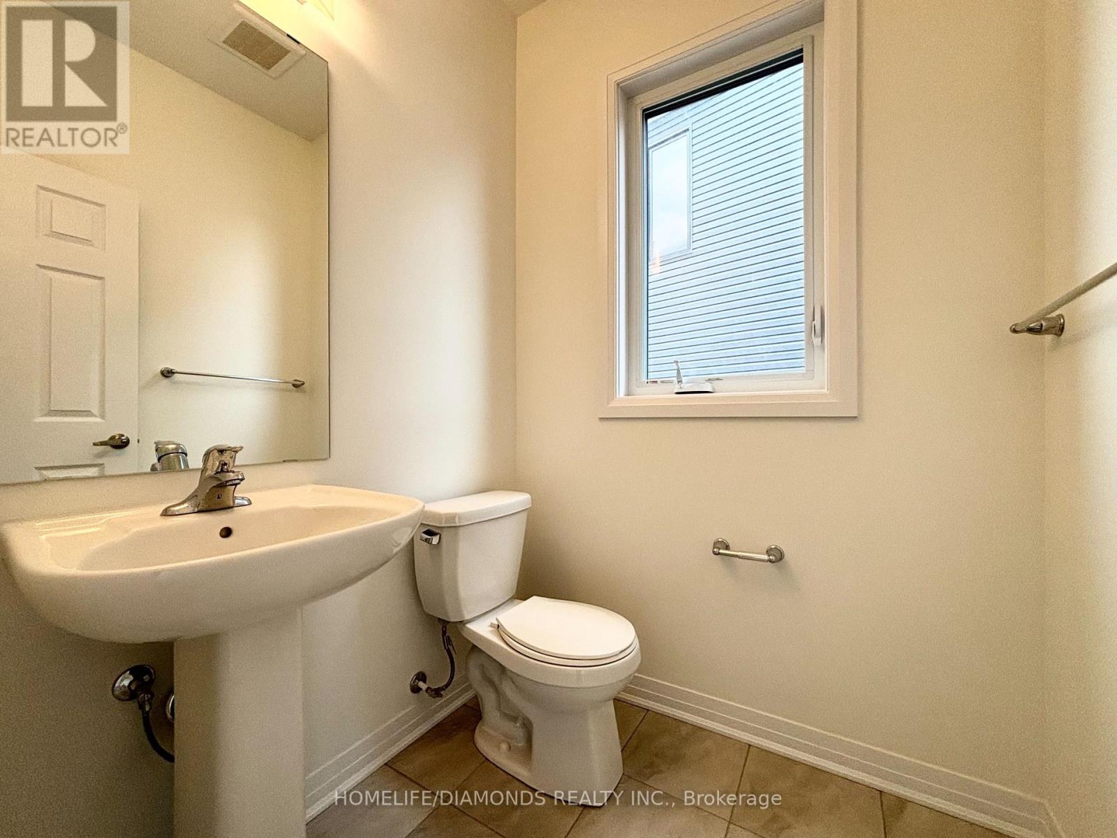 132 Port Crescent, Welland, Ontario  L3B 0N2 - Photo 7 - X12633736