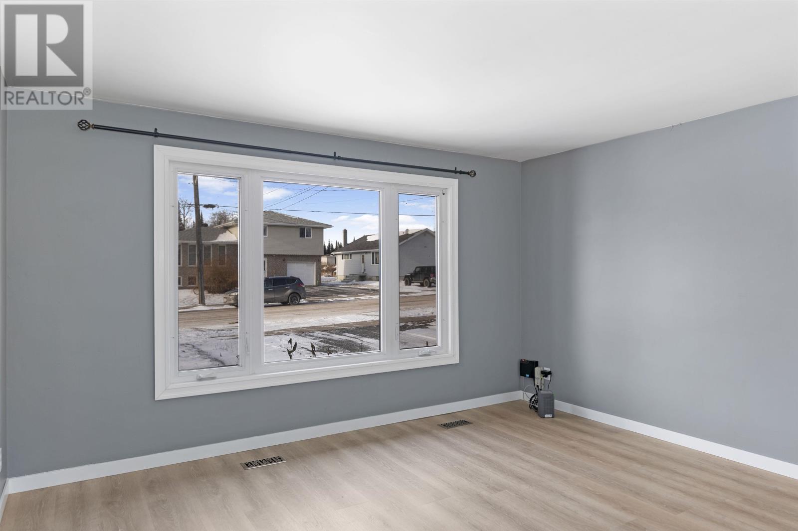 786 Moore Ave, Thunder Bay, Ontario  P7G 1G9 - Photo 3 - TB253625