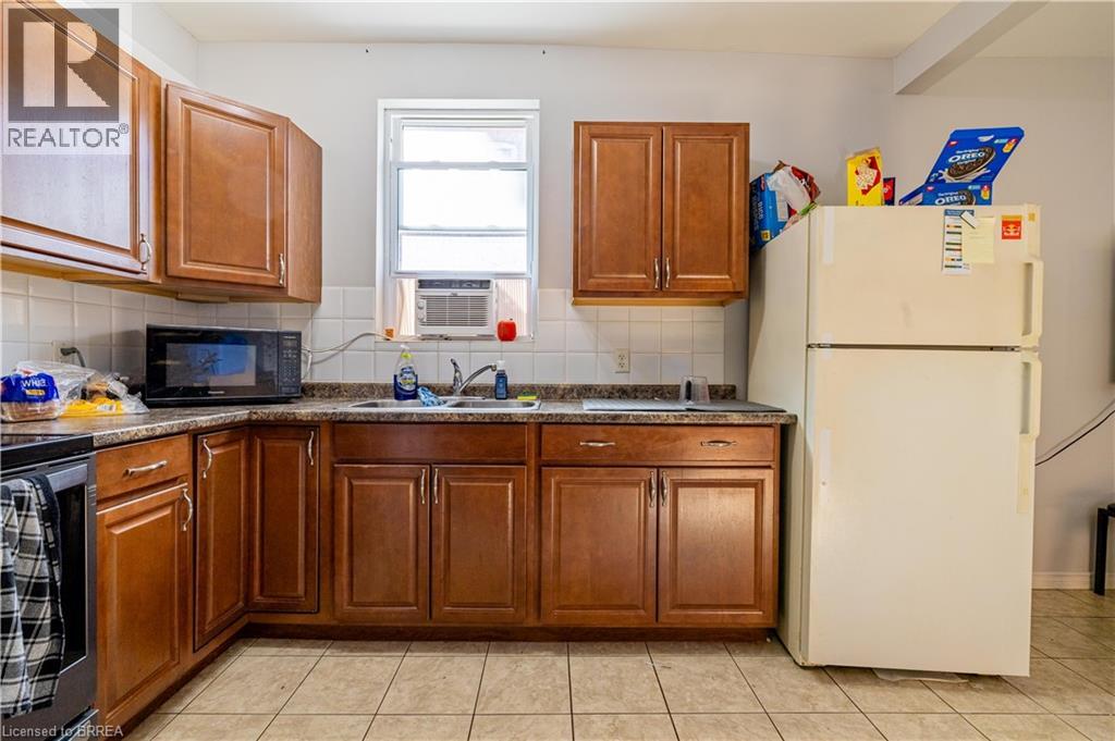 113 Brant Avenue Unit# 3, Brantford, Ontario  N3T 3H4 - Photo 4 - 40793897