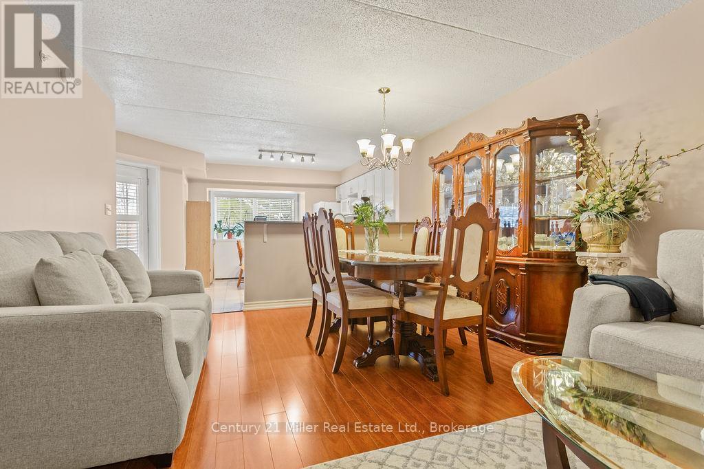 111 - 1450 Bishops Gate, Oakville (Ga Glen Abbey), Ontario  L6M 4N1 - Photo 6 - W12633762