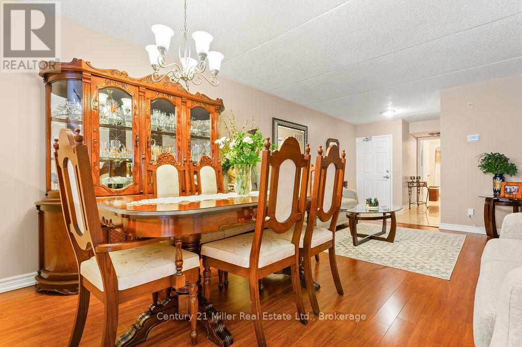 111 - 1450 Bishops Gate, Oakville (Ga Glen Abbey), Ontario  L6M 4N1 - Photo 7 - W12633762