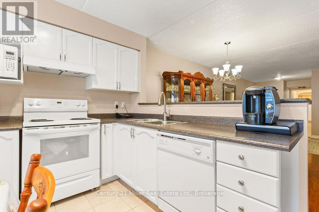 111 - 1450 Bishops Gate, Oakville (Ga Glen Abbey), Ontario  L6M 4N1 - Photo 9 - W12633762