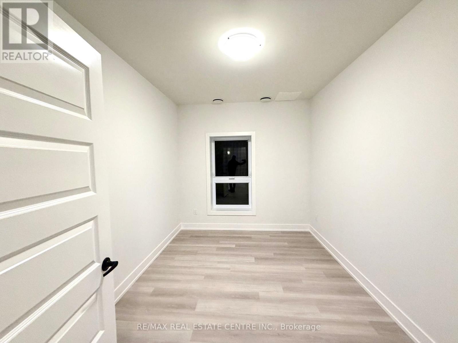 401 - 1100 Lackner Place, Kitchener, Ontario  N2A 0M1 - Photo 9 - X12590584