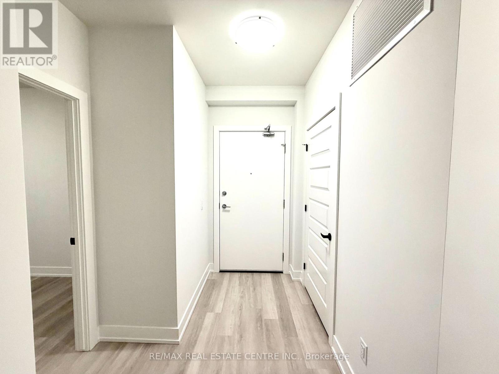 401 - 1100 Lackner Place, Kitchener, Ontario  N2A 0M1 - Photo 3 - X12590584