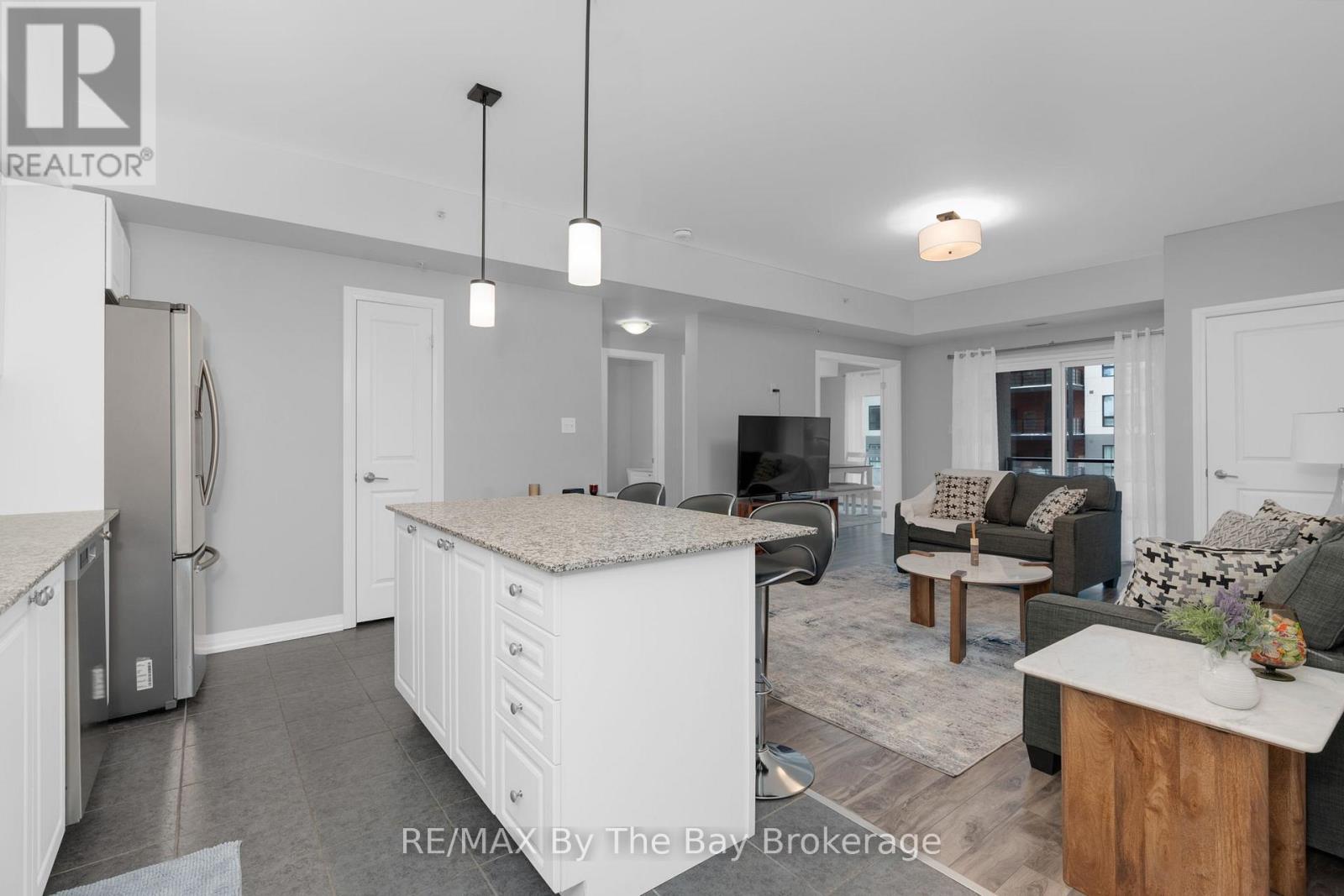 309 - 300 Essa Road, Barrie, Ontario L9J 0B9 - Photo 3 - S12633768