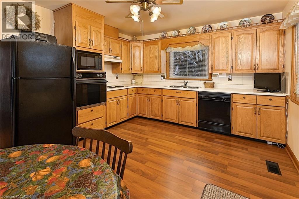 670 Elm Avenue N, Listowel, Ontario  N4W 3G2 - Photo 16 - 40790538