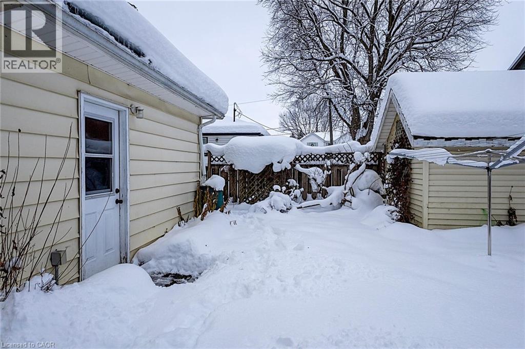 670 Elm Avenue N, Listowel, Ontario  N4W 3G2 - Photo 9 - 40790538