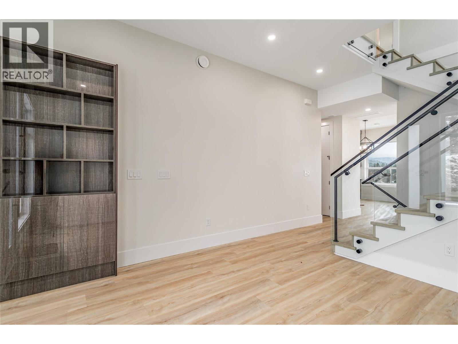 1136 Hume Avenue, Kelowna, British Columbia  V1P 1S3 - Photo 67 - 10371010